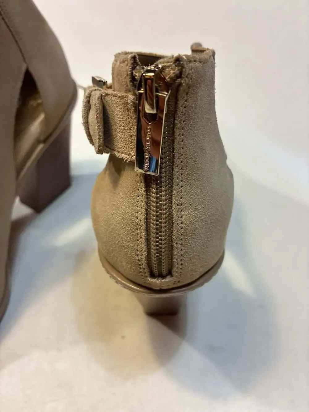Vince Camuto pre owned